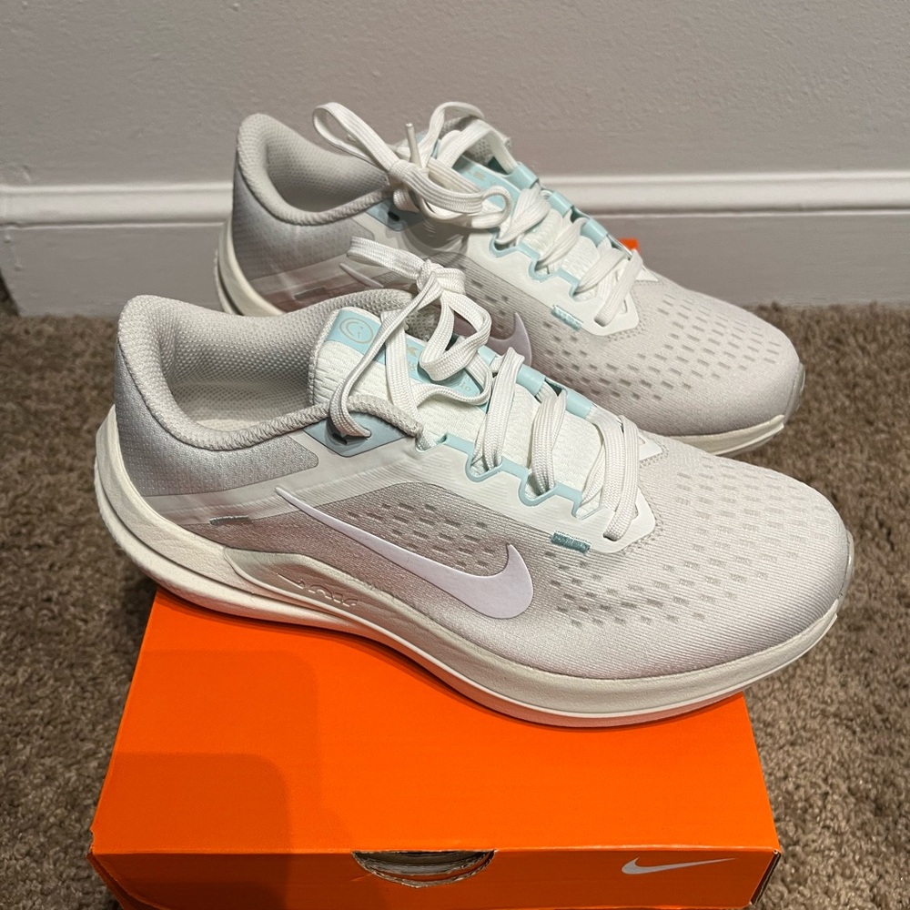 Nike Air Winflo 10 Running Shoes Women's Size 8 Phantom White Ivory Jade Sneaker